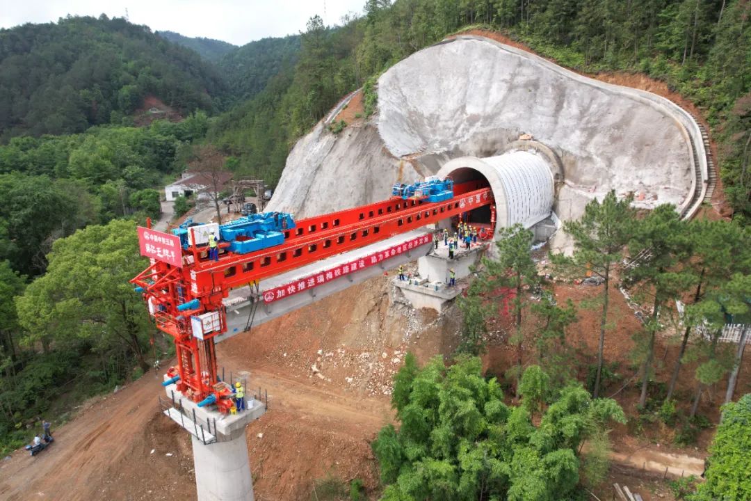 1747016426919266.jpg 640.jpg